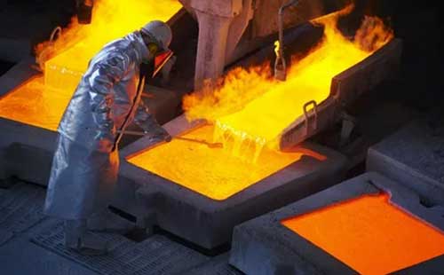 phto of aluminium melting