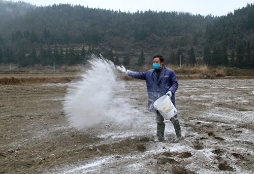 spreading trisodium phosphate